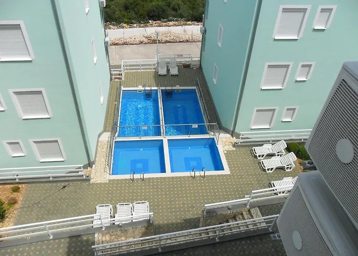 Bayview 公寓 *
